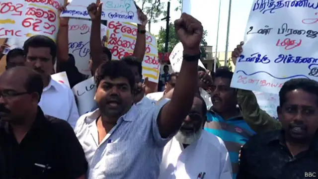 මීට ඉහත දී ද දමිළ සිරකරුවන් නිදහස් කරන ලෙස ඉල්ලා බන්ධනාගාර අසළ උද්ඝෝෂණ පැවැත්වුණි