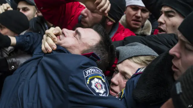 Confrontos na Crimeia (AP)