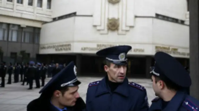 تورچینوف په کریمي کې له روسي ځواکونو غوښتي، چې له خپلو اډو راونه وځي.