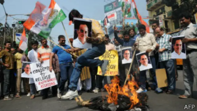 सुप्रीम कोर्ट के बेंच ने तमिलनाडु सरकार को नोटिस जारी करते हुए दो हफ़्तों के अंदर जवाब मांगा है.