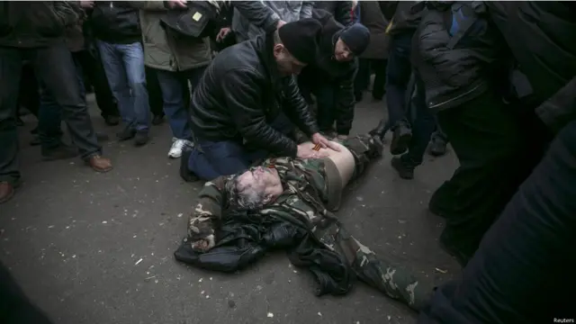 Кризис в Крыму: захват парламента и столкновения