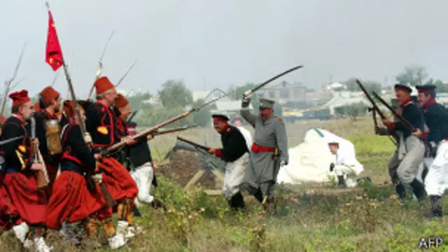 Reconstrucción de una batalla de la Guerra de Crimea