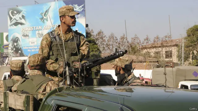 قبائلی علاقوں میں پاکستان کی ڈیڑھ لاکھ فوج پہلے سے ہی موجود ہے 