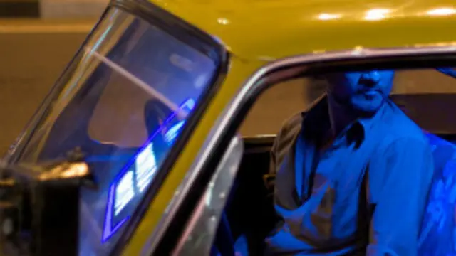 இரவில் வாடகைக் காரில் செல்லும் பெண்களின் பாதுகாப்பு கேள்விக்குறியாகியுள்ளது.