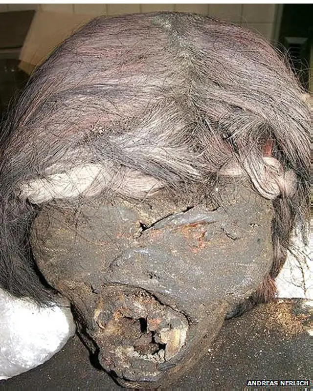 Reconstrucción del cráneo de la momia de una joven sudamericana