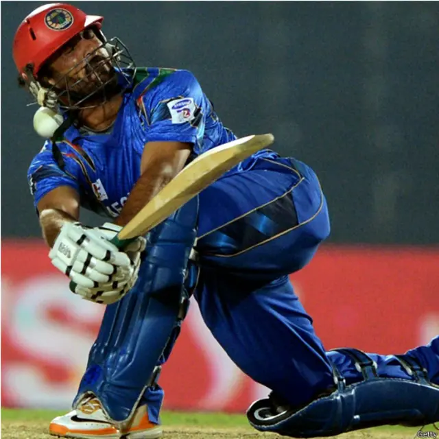 افغانستان کے نوروز منگل نے تین چوکوں کی مدد سے 35 رنز بنا کر رن آؤٹ ہوئے۔