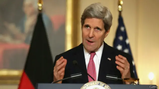 Ngoại trưởng Hoa Kỳ John Kerry đã kêu gọi Nga chứng minh lời nói bằng hành động
