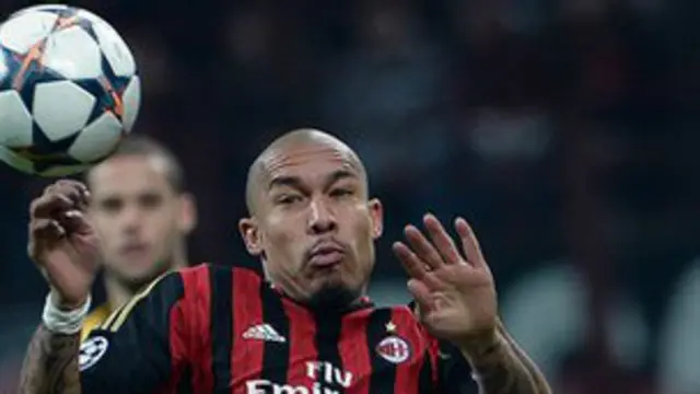 AC米蘭中場德容在曼城效力過三個半賽季