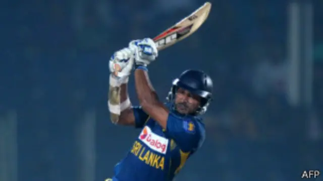 سنگاکارا نے مشکل وقت میں اپنے وسیع تجربے کی بدولت ایک بار پھر اپنے ورلڈ کلاس بلے باز ہونے کا ثبوت فراہم کیا