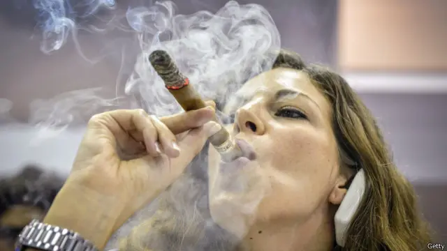 مسابقة تدخين السيجار