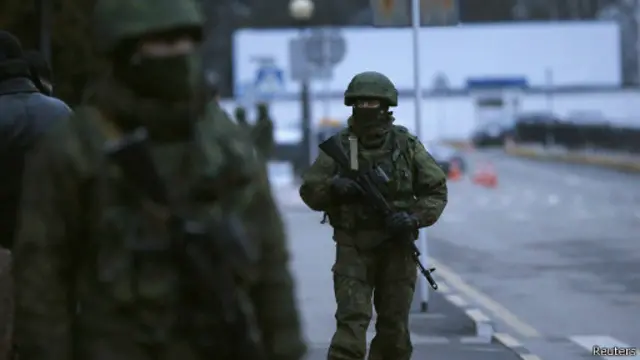 Солдат в камуфляже