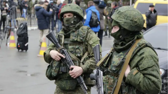 Военные в аэропорту Симферополя