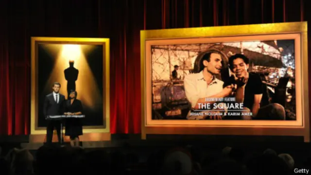 "الميدان" مرشح للأوسكار كأفضل فيلم وثائقي، بينما تمنع السلطات المصرية عرضه لعدم استيفاء الأوراق المطلوبة