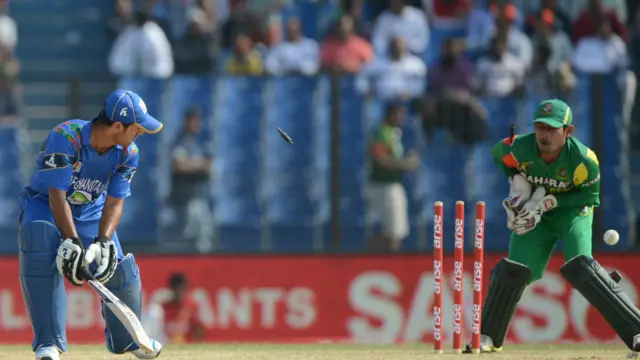 90 کے مجموعی سکور پر افغانستان کی پانچ وکٹیں گر چکی تھیں۔