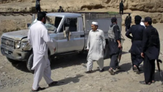 مقامی لوگوں کے مطابق ایک شخص وہاں زخمی حالت میں موجود تھا