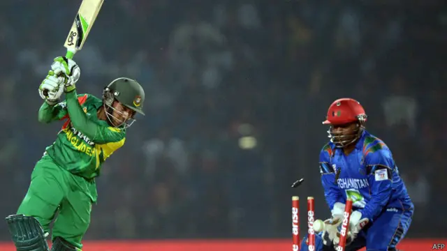 بنگلہ دیشی اننگز کی ابتدا جس مایوس کن انداز میں ہوئی اس نے ہدف تک پہنچنے کے ارادوں کو بری طرح جھنجھوڑ ڈالا