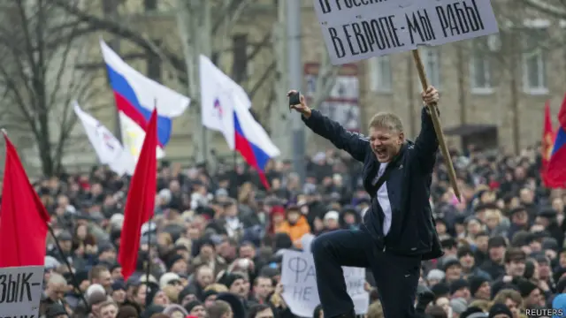 Protestos em Donetsk. Foto: Reuters