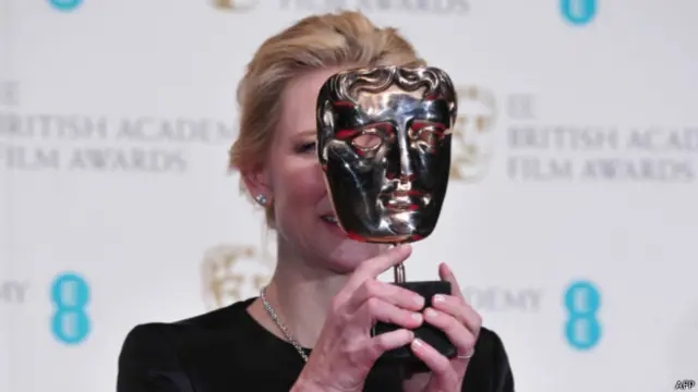 Cate Blanchett após vencer o Bafta | Foto: AFP