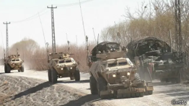 ښاغلی اطرافي وایي پاکستاني، چیچنيایي او د برما ترهګريزو ډلو په ښوراوک ولسوالۍ کې د بریدونو قومانده پر غاړه درلوده.