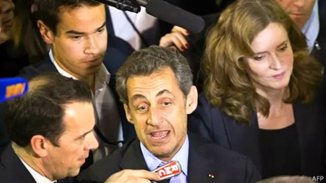 ناتالی کوشیسکو همراه با نیکو سارکوزی در دوران مبارزات انتخاباتی رییس جمهور سابق فرانسه