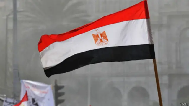 للثورات مزاج خاص، ومنها الثورة المصرية التي اختارت طريقا غير متوقع