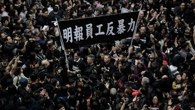 香港《明报》员工参与反暴力游行（2/3/2014）