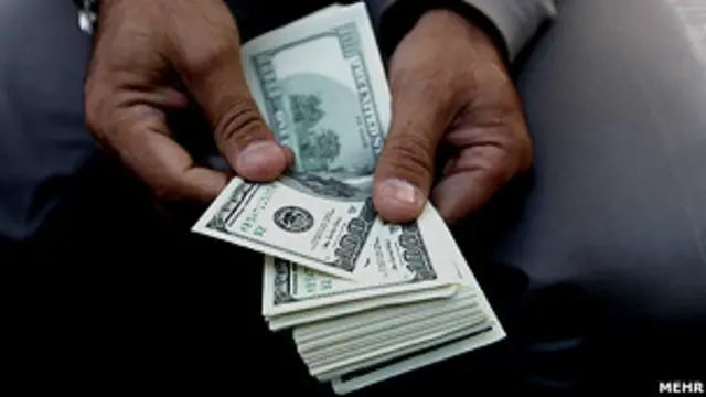 قیمت دلار روزهای گذشته از مرز سه هزار تومان فراتر رفته است