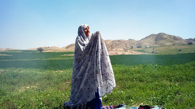 عکس از کاظم. او نوشته: "روح آزاد و جسم آزاد"