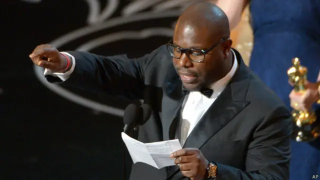 Режиссер фильма "12 лет рабства" Стив Маккуин посвятил победу всем "тем, кто прошел через тяготы рабства"