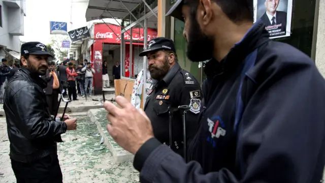 اسلام آباد پولیس کے ایس ایس پی ڈاکٹر رضوان نے بتایا کہ یہ بہت سنگین اور پیچیدہ دہشت گرد حملہ تھا۔ حملے کی نوعیت اور سنگینی سے اندازہ ہوتا ہے کہ حملہ آور اعلیٰ تربیت یافتہ تھے۔