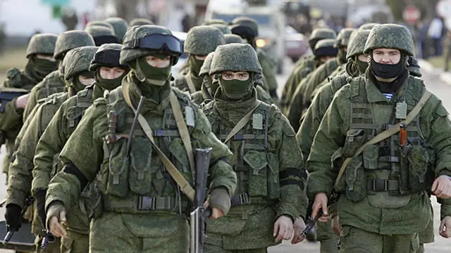 کوئی گولی چلائے بغیر روسی فوجیوں نے کرائمیا پر گرفت مضبوط کر لی ہے