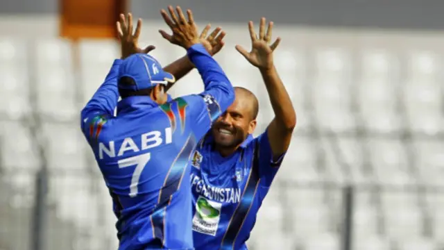 د افغانستان له خوا نن میرویس اشرف بیا ښه وځلید او د زمبابوې درې نور لوبغاړي یې وسوځول. 