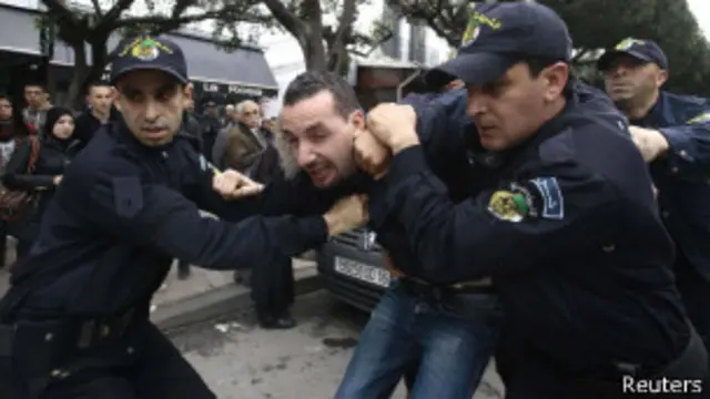 مظاهرة ضد بوتفليقة في الجزائر العاصمة