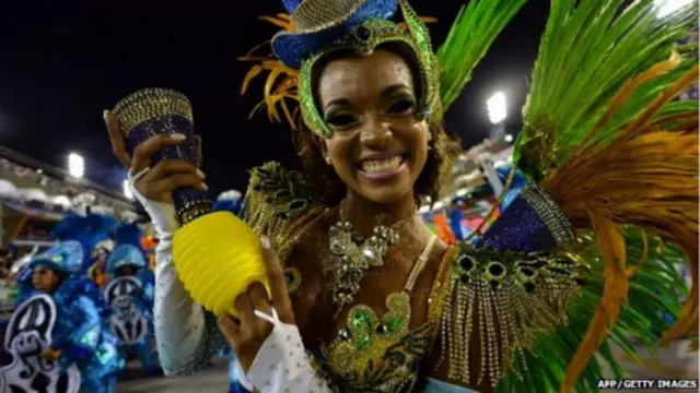 يعد كرنفال دي جانيرو من أشهر الكرنفالات في العالم