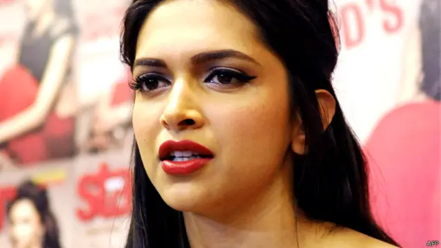 دیپکا پاڈوکون اب بینک اکاؤنٹ کھلوانے کے بارے میں بتاتی ہوئی نظر آئیں گی