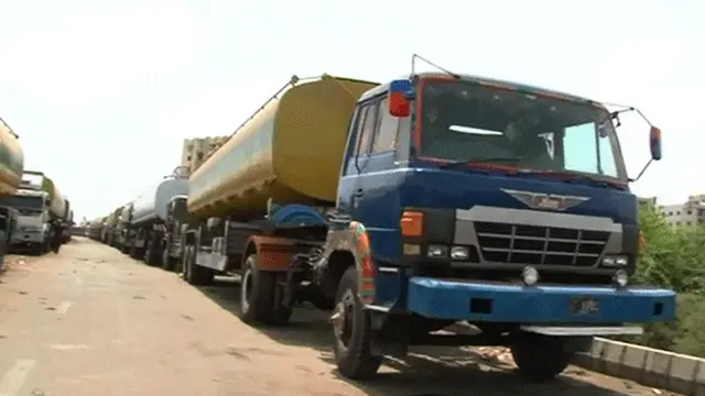 یہ حملہ ایسے وقت ہوا ہے جب چند دن قبل ہی خیبر پختونخوا میں حکمران جماعت تحریک انصاف نے پشاور ہائی کورٹ کے فیصلے کی روشنی میں تین ماہ تک جاری رہنے والی نیٹو سپلائی کی بندش ختم کرنے کا اعلان کیا تھا