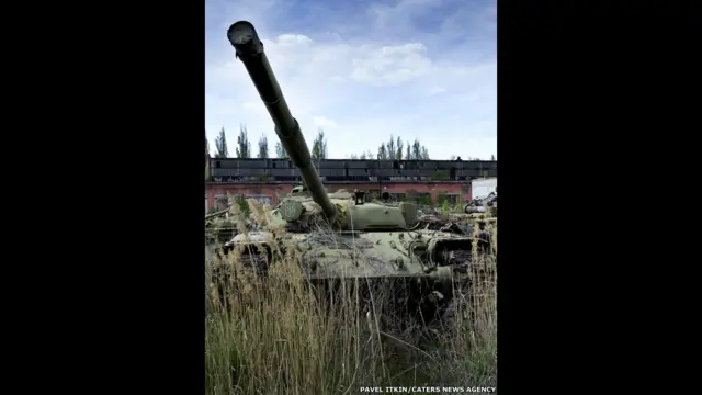 اپنے عروج میں اس کارخانے میں ماہانہ 60 سے زیادہ ٹینک مرمت ہوتے تھے لیکن اب یہاں یہ سب ٹینک بےکار پڑے ہیں۔