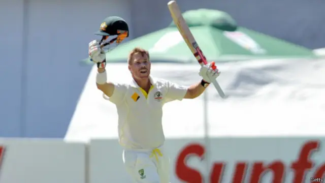 آسٹریلیا کے بلے باز ڈیوڈ وارنر کو میچ کا بہترین کھلاڑی قرار دیا گیا۔ انھوں نے میچ کی دونوں اننگز میں سنچریاں بنائیں