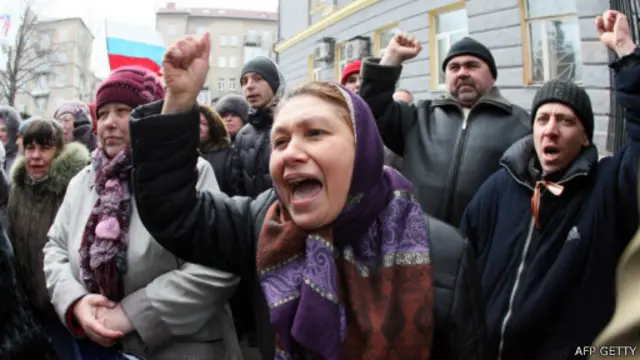 Пророссийский митинг под стенами Донецкой ОГА 