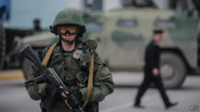 Военный без опознавательных знаков