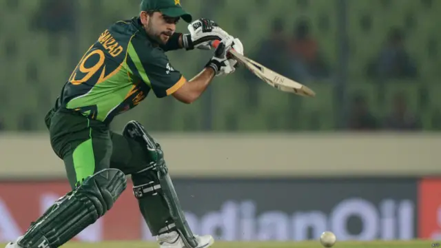 پاکستان کو میچ جیتنے کے لیے 327 رنز کا پہاڑ جیسا ہدف ملا تھا جو اس نے ایک گیند پہلے سر کرلیا۔