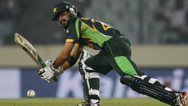 فواد عالم کو شرجیل کے جگہ ٹیم میں شامل کیا گیا تھا