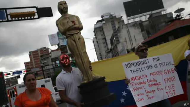 Una imagen de la estatuilla del Oscar en la crisis en Venezuela