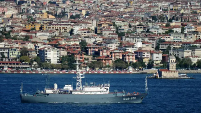 Türkiyə gəmiləri Bosforda