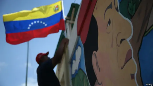 Instalação militar em Caracas pintada em homenagem a Chávez (Getty)