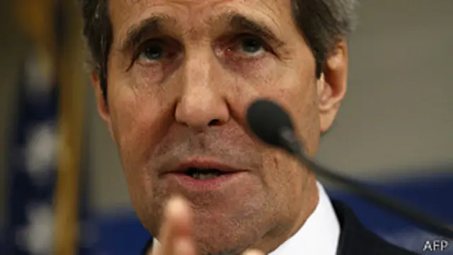 جان کیری کا کہنا تھا کہ بحران کے باعث امریکہ اور روس کے باہمی تعلقات متاثر ہو سکتے ہیں۔