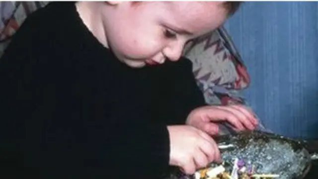 धुंए से भरे घर में पल रहे बच्चों की सेहत पर बुरा प्रभाव पड़ता है.