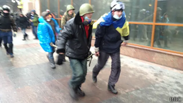 maidan_killed_stretcher