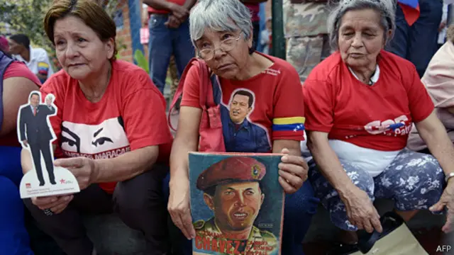 Los chavistas ya se encuentran reunidos cerca del Cuartel de la Montaña.