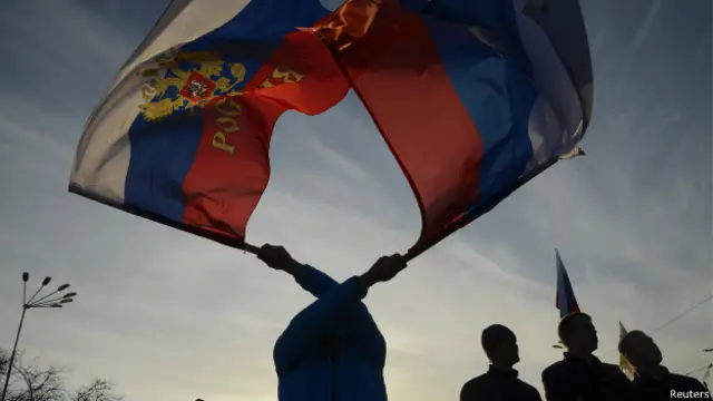 Manifestantes pró-Rússia na Crimeia (Reuters)